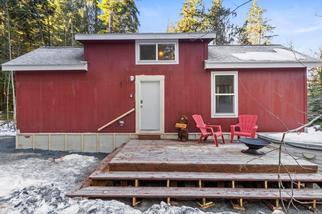 Cozy Tiny Home Steps Away From Mt. Rainier アッシュフォード エクステリア 写真