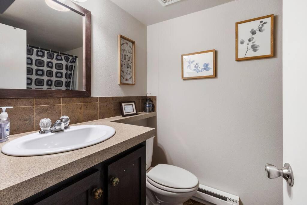 Cozy Tiny Home Steps Away From Mt. Rainier アッシュフォード エクステリア 写真