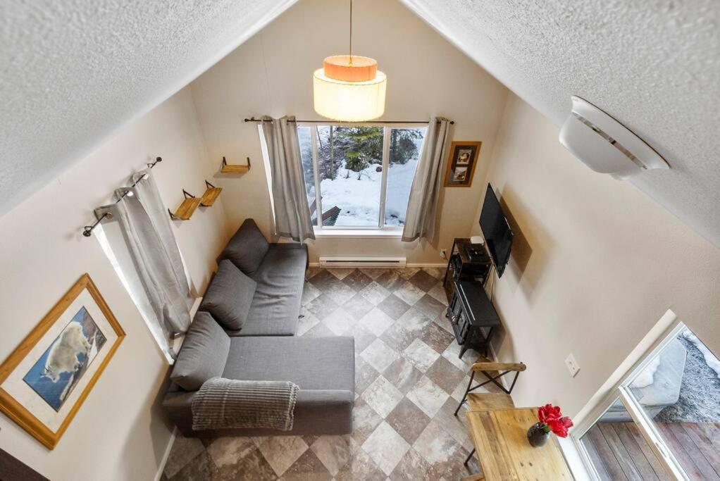 Cozy Tiny Home Steps Away From Mt. Rainier アッシュフォード エクステリア 写真